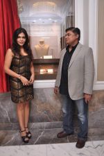 Nisha Jamwal at Nisha Jamwal previews her Greece Collection Jewellery at Zoya in Taj Mahal palace and Hotel on 26th July 2012 (89).JPG